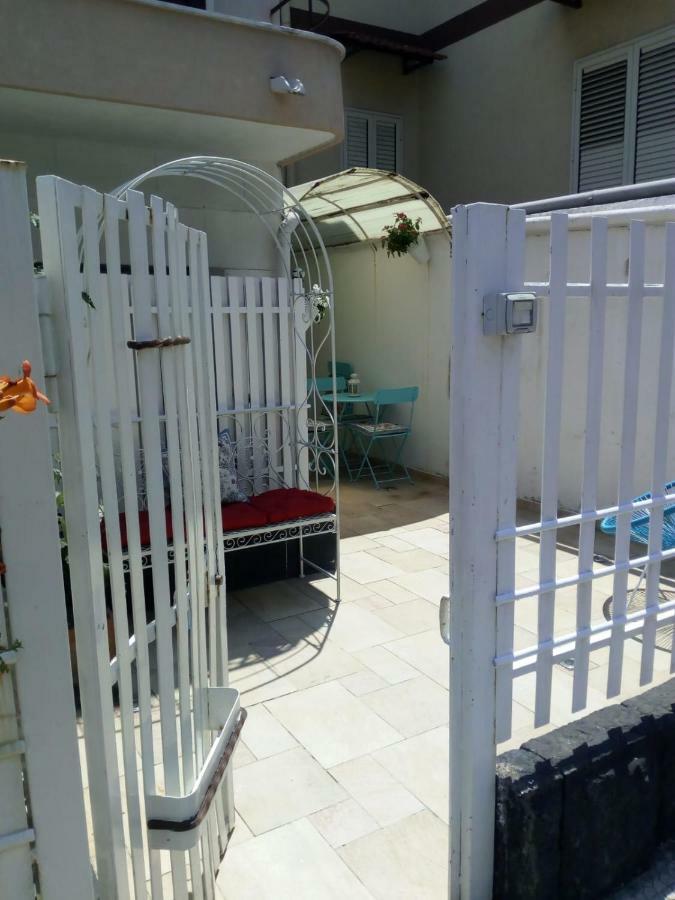 Blue Sea Apartment Aci Castello Exterior foto